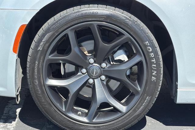 2022 Chrysler 300 Touring L