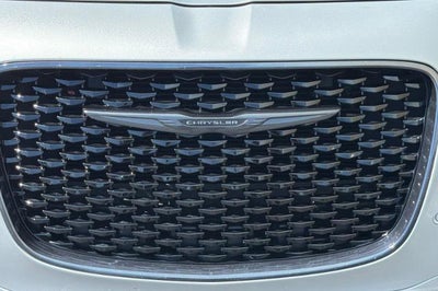 2022 Chrysler 300 Touring L