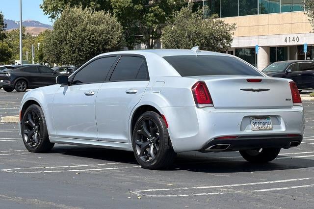 2022 Chrysler 300 Touring L