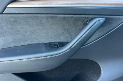 2025 Tesla Model Y Performance