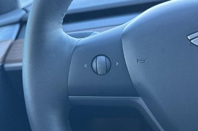 2025 Tesla Model Y Performance
