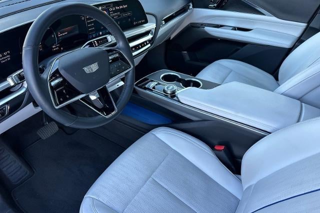 2024 Cadillac LYRIQ Luxury 1