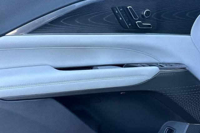 2024 Cadillac LYRIQ Luxury 1