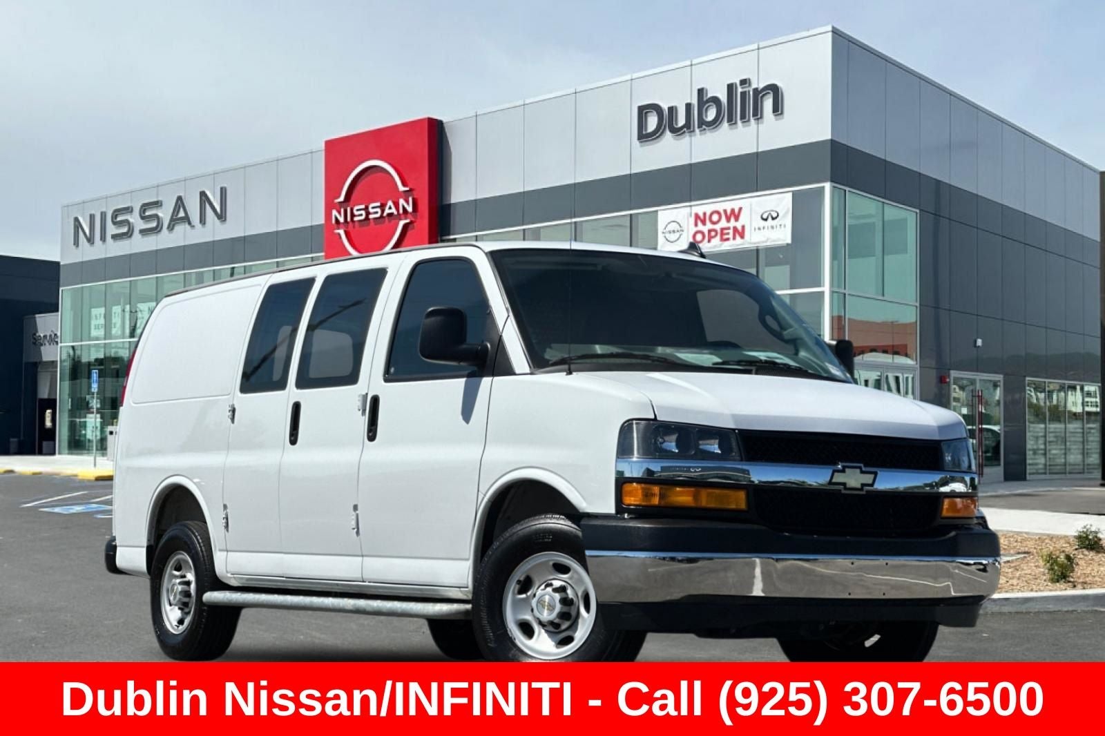 2025 Chevrolet Express 2500 Work Van Cargo