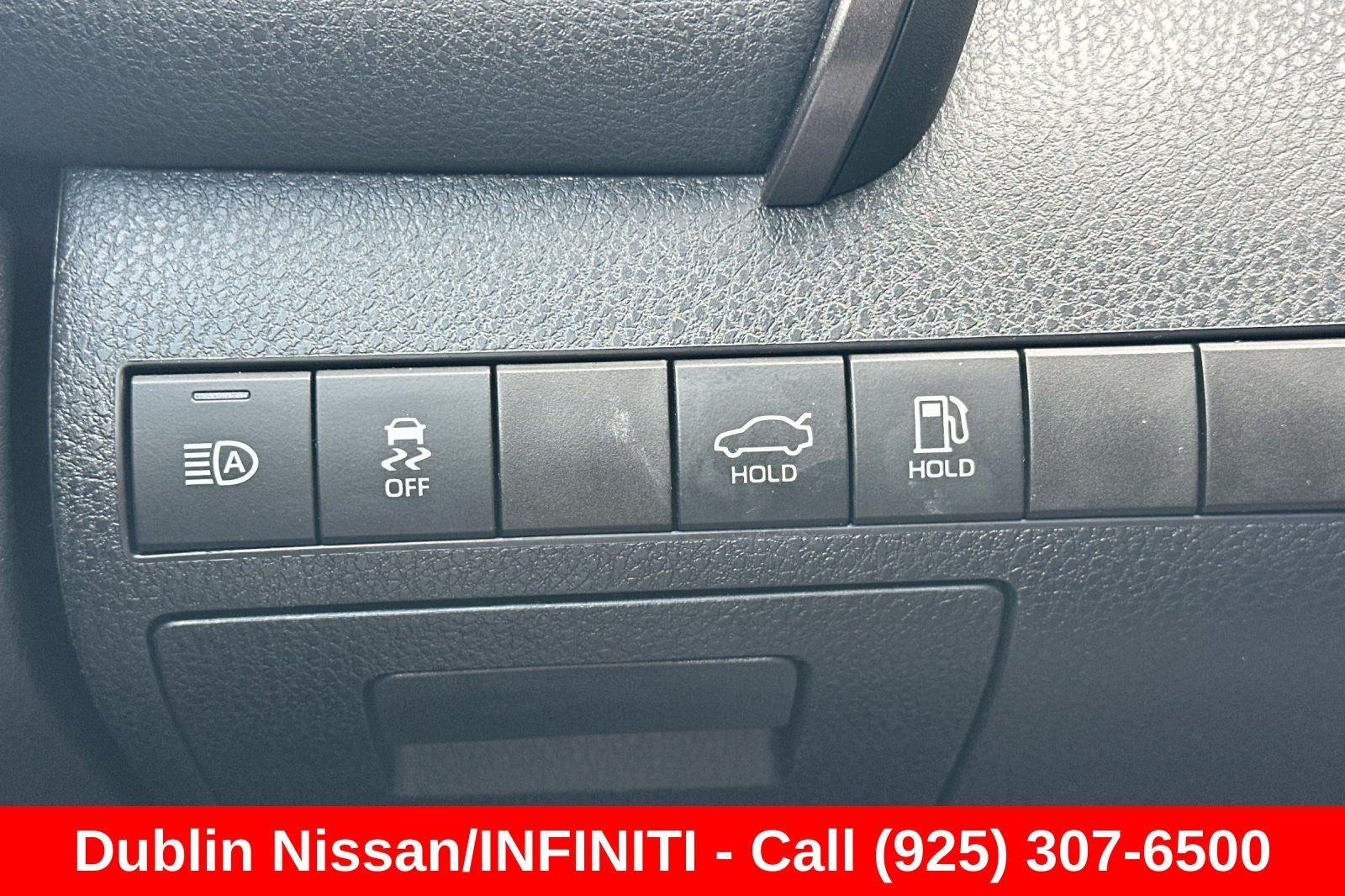 2020 Toyota Camry Hybrid LE
