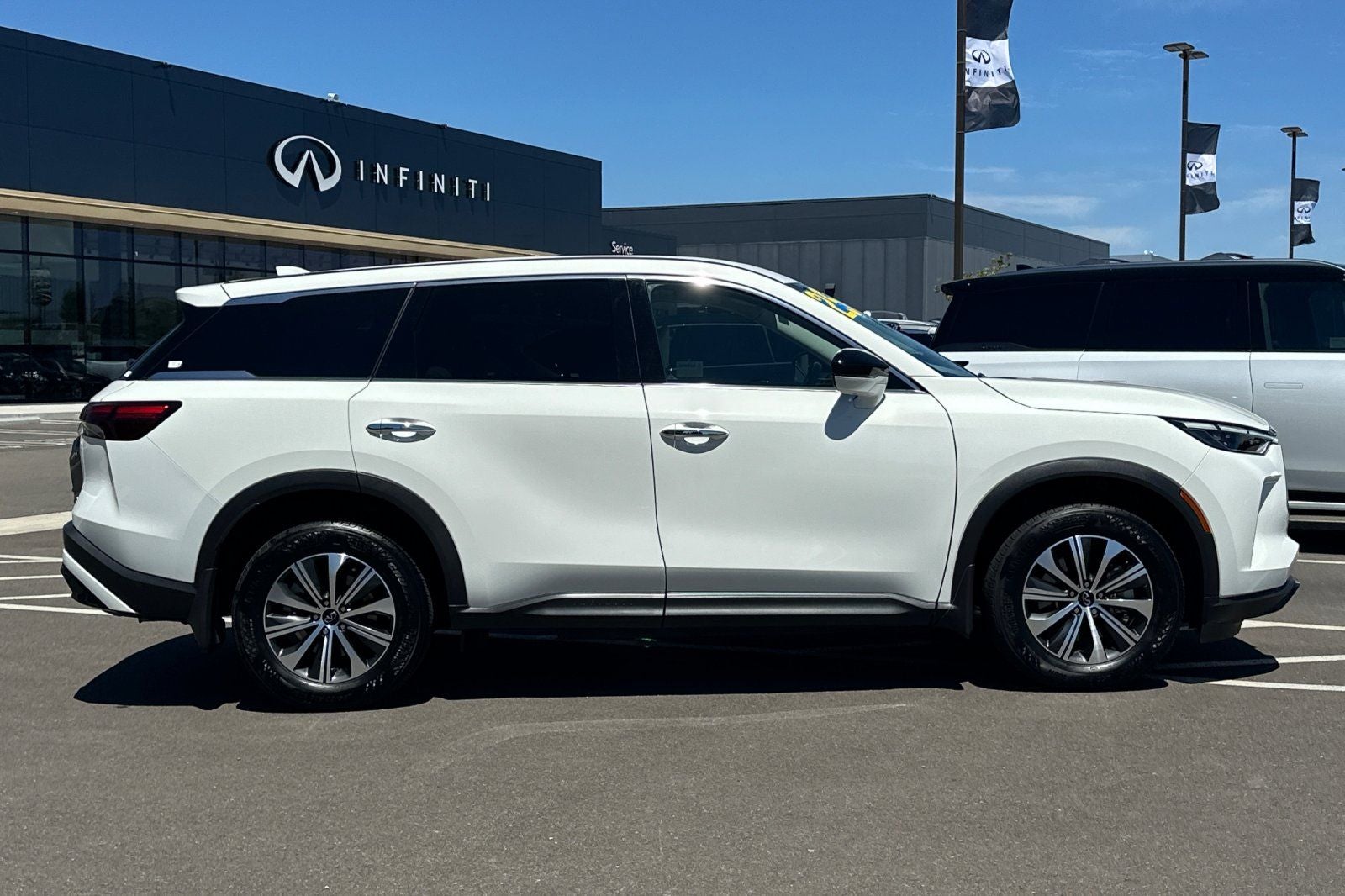 2025 INFINITI QX60 PURE