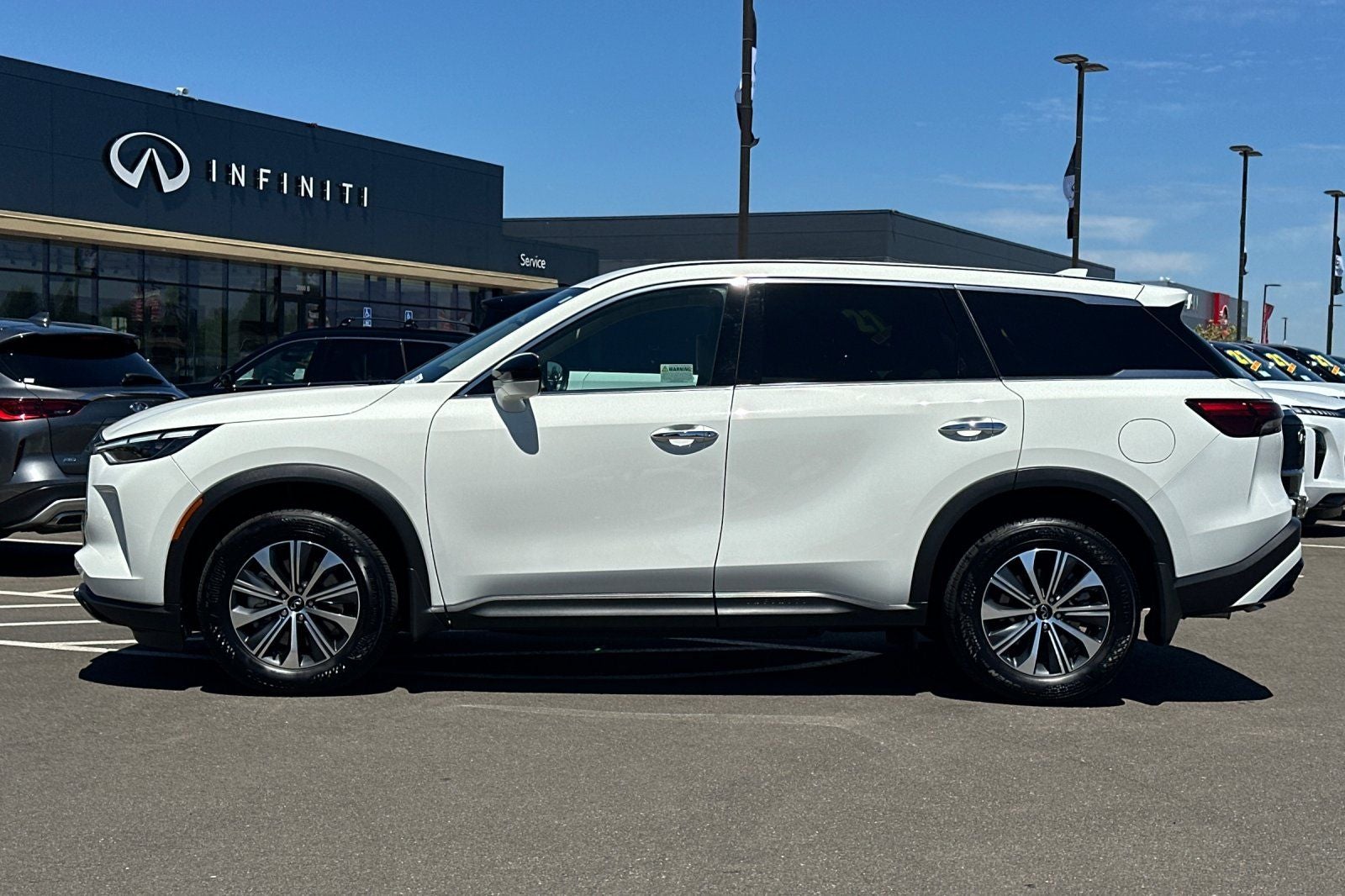 2025 INFINITI QX60 PURE