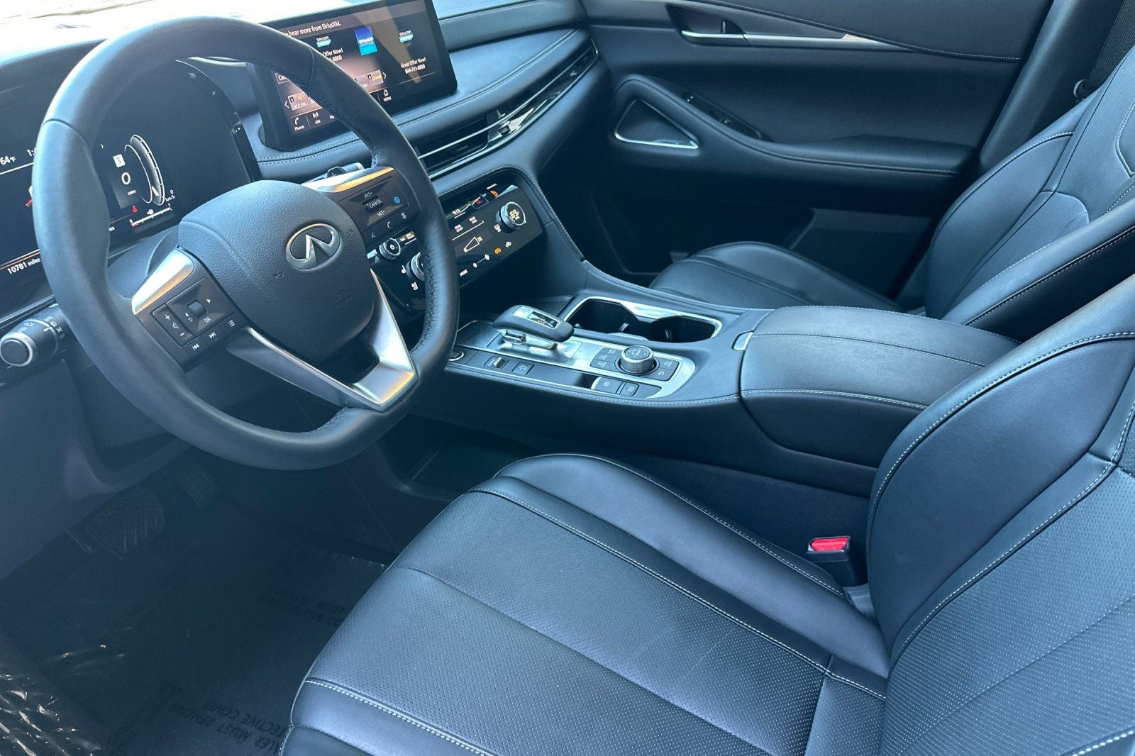 2025 INFINITI QX60 LUXE