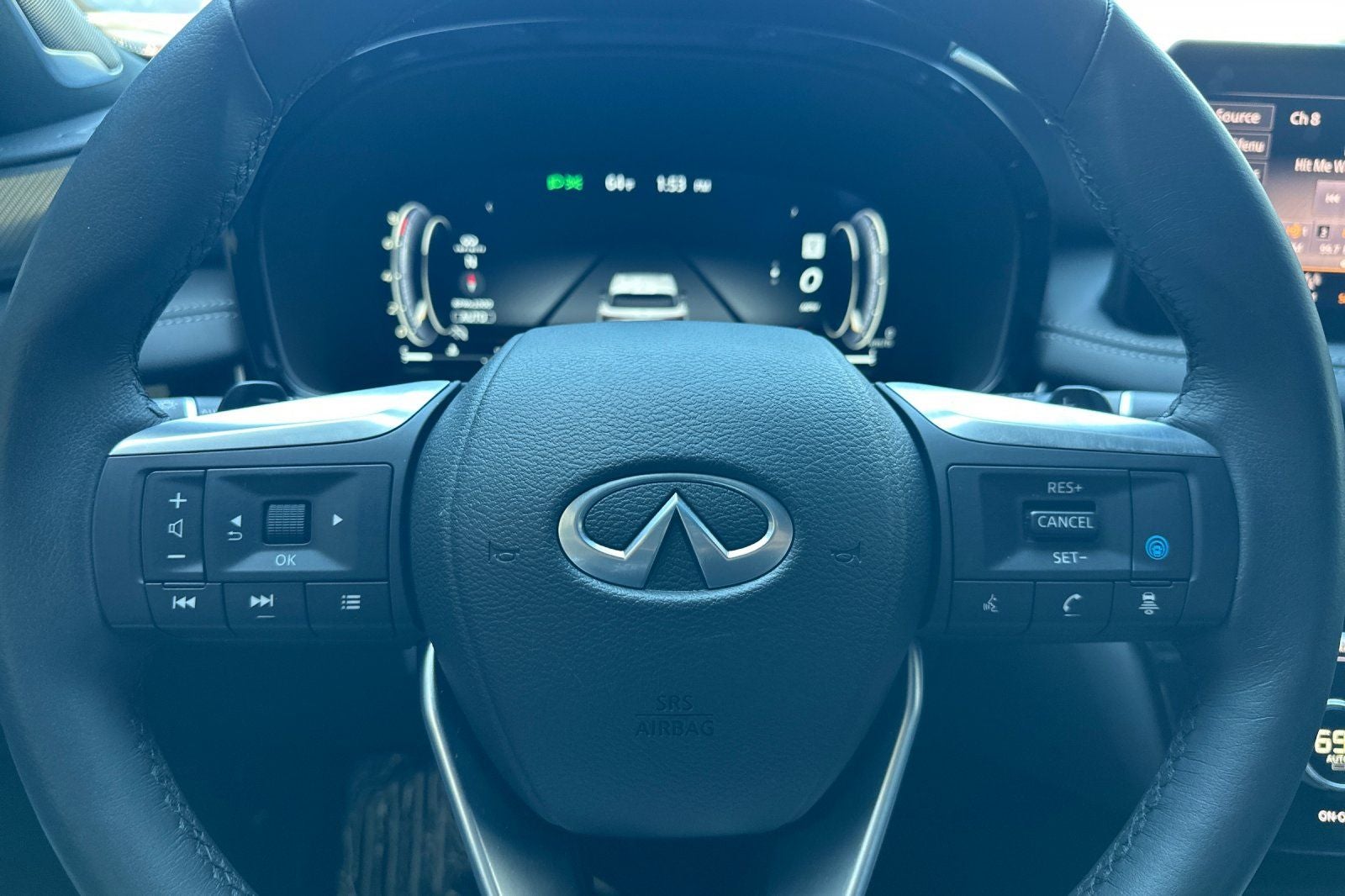 2025 INFINITI QX60 LUXE