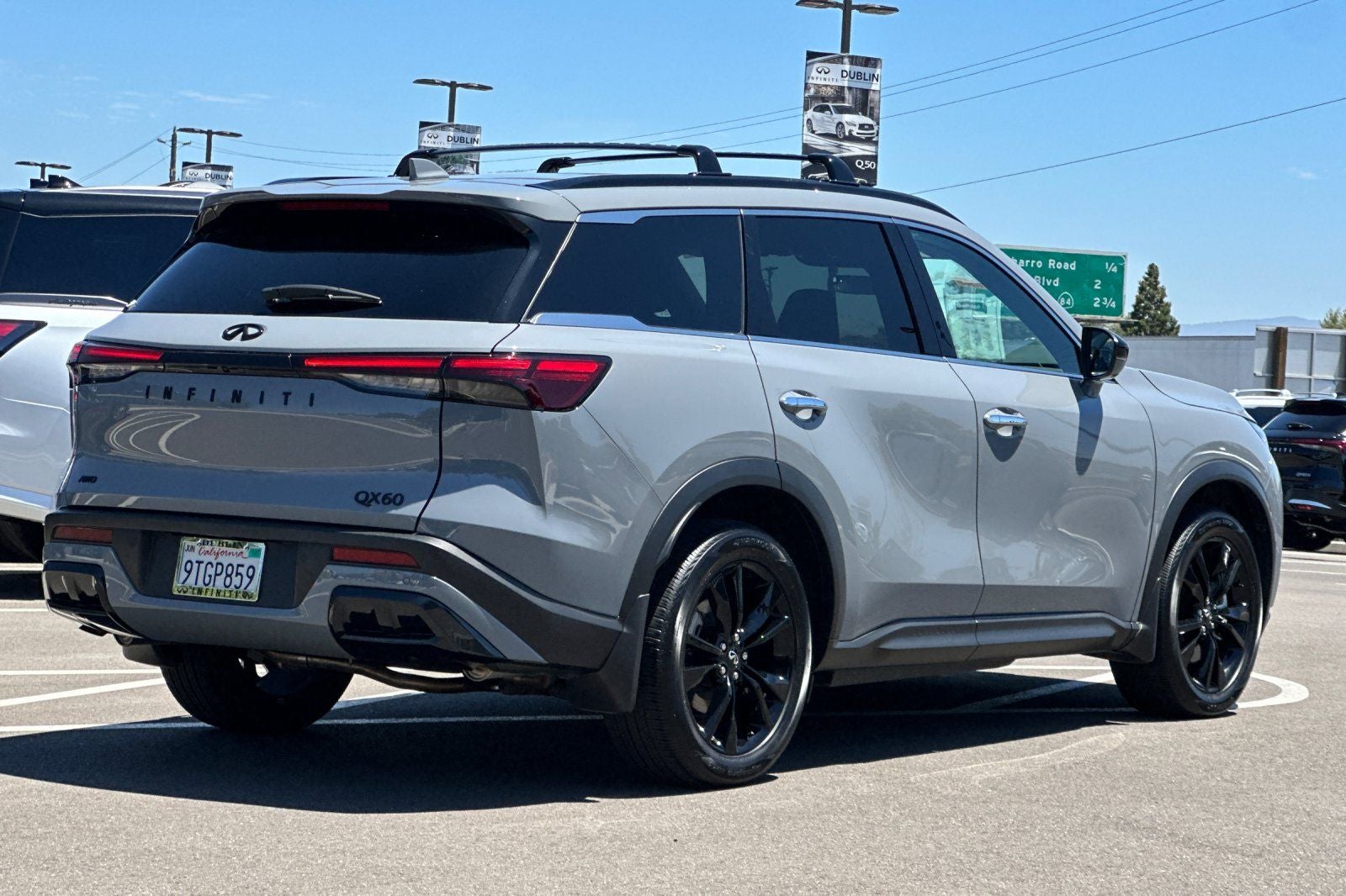 2025 INFINITI QX60 LUXE