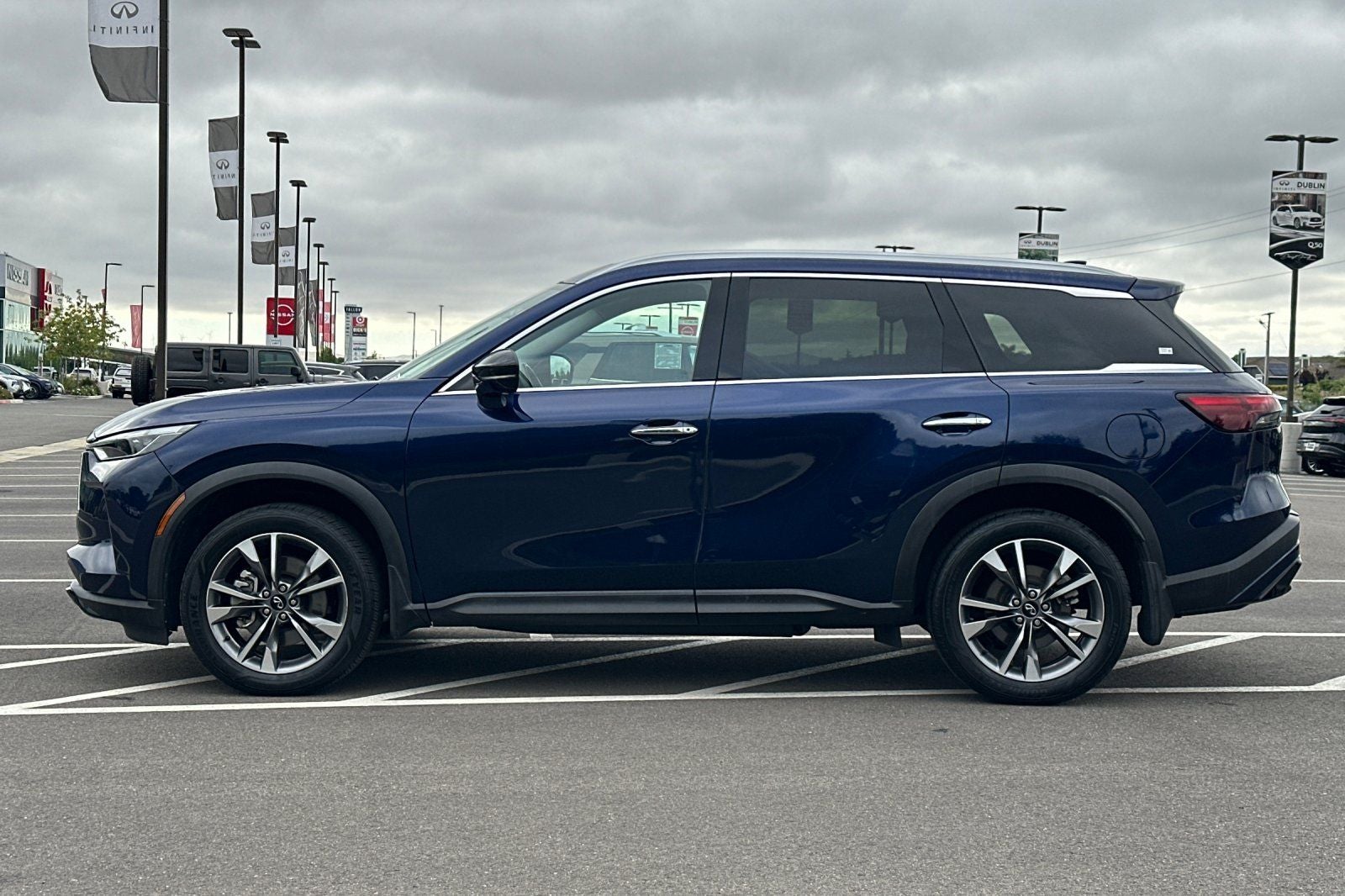 2023 INFINITI QX60 LUXE