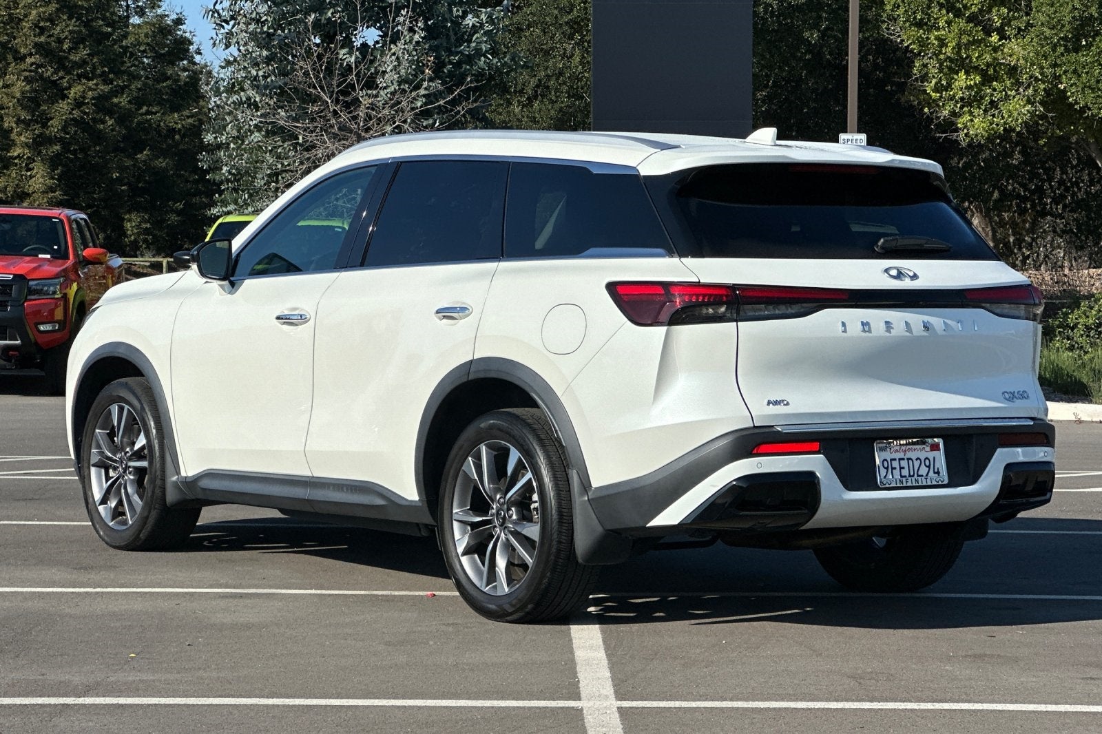 2023 INFINITI QX60 LUXE