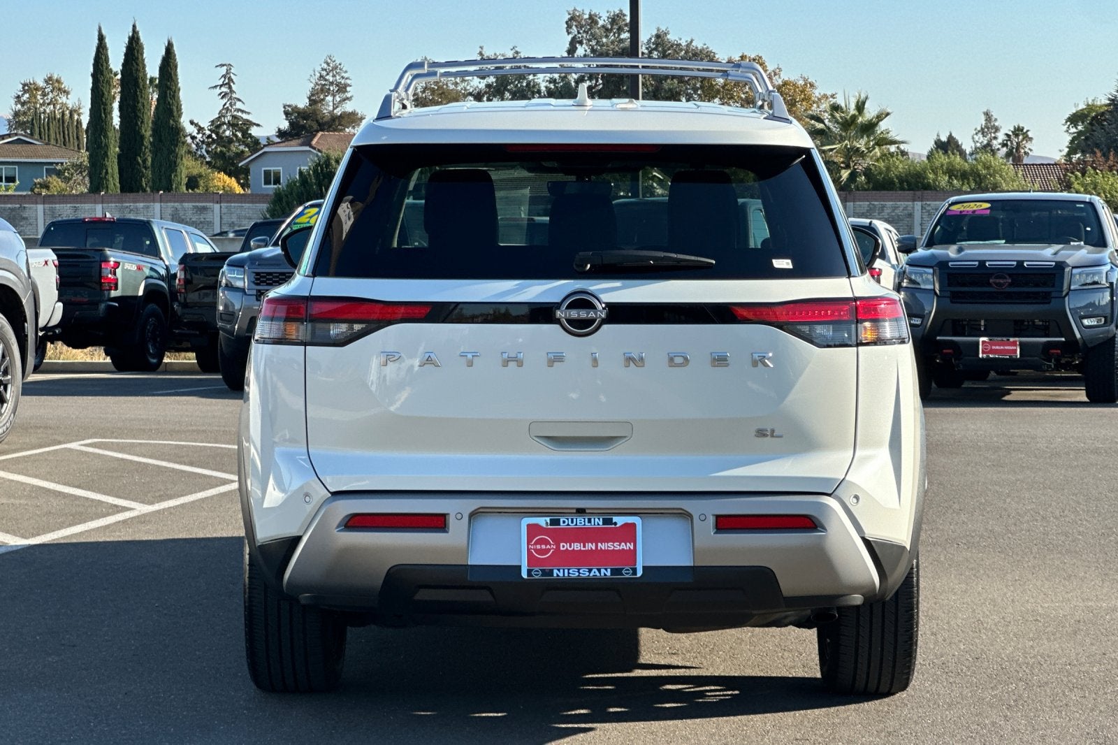 2023 Nissan Pathfinder SL