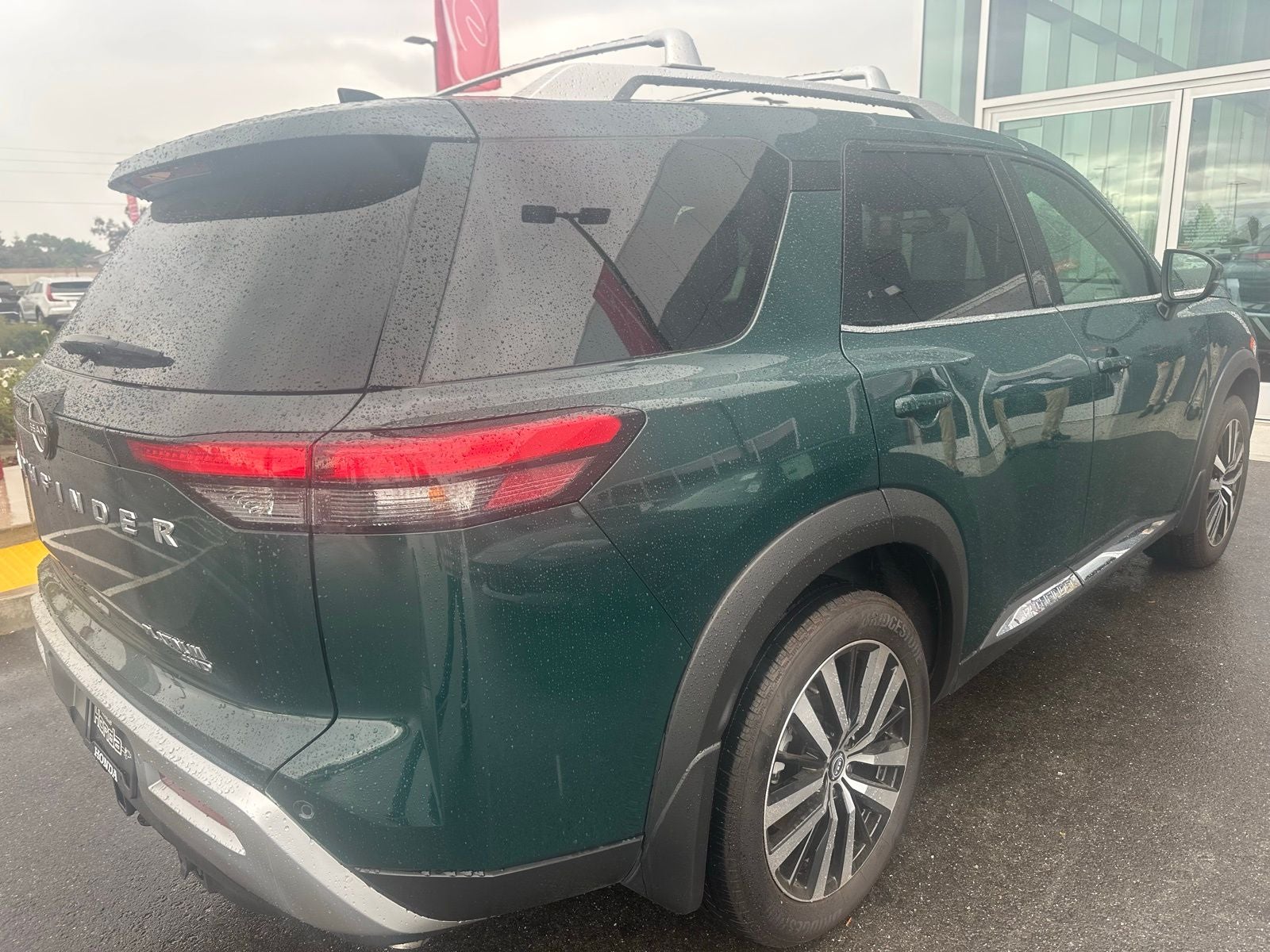 2025 Nissan Pathfinder Platinum