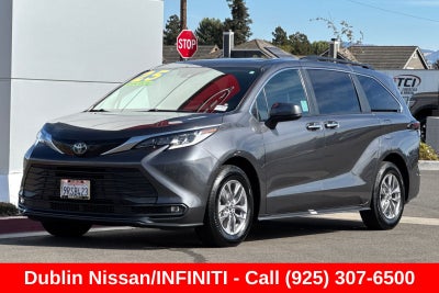 2025 Toyota Sienna XLE 8 Passenger