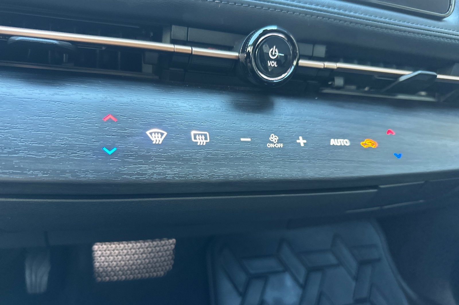 2023 Nissan Ariya VENTURE+