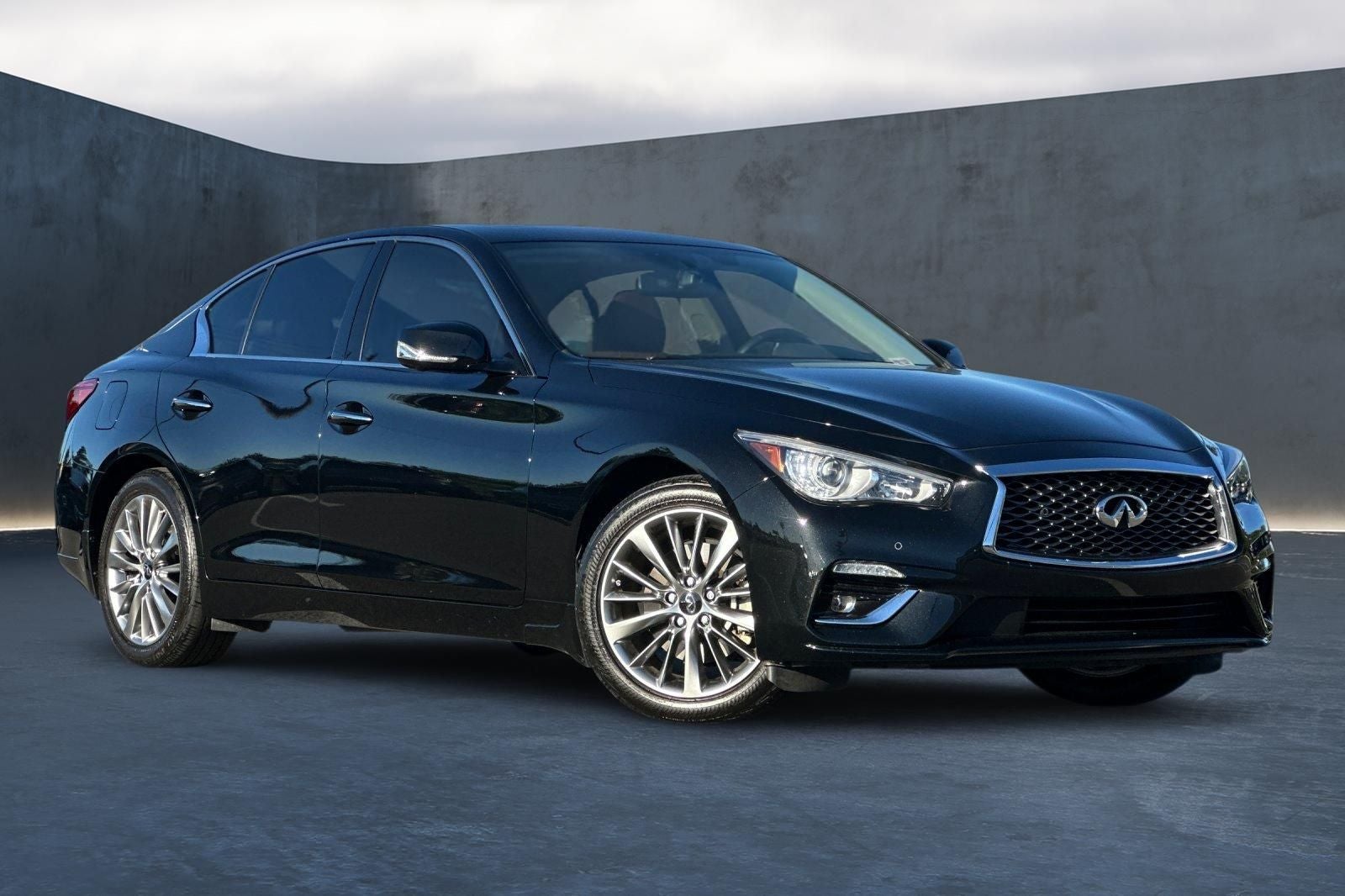 2023 INFINITI Q50 LUXE