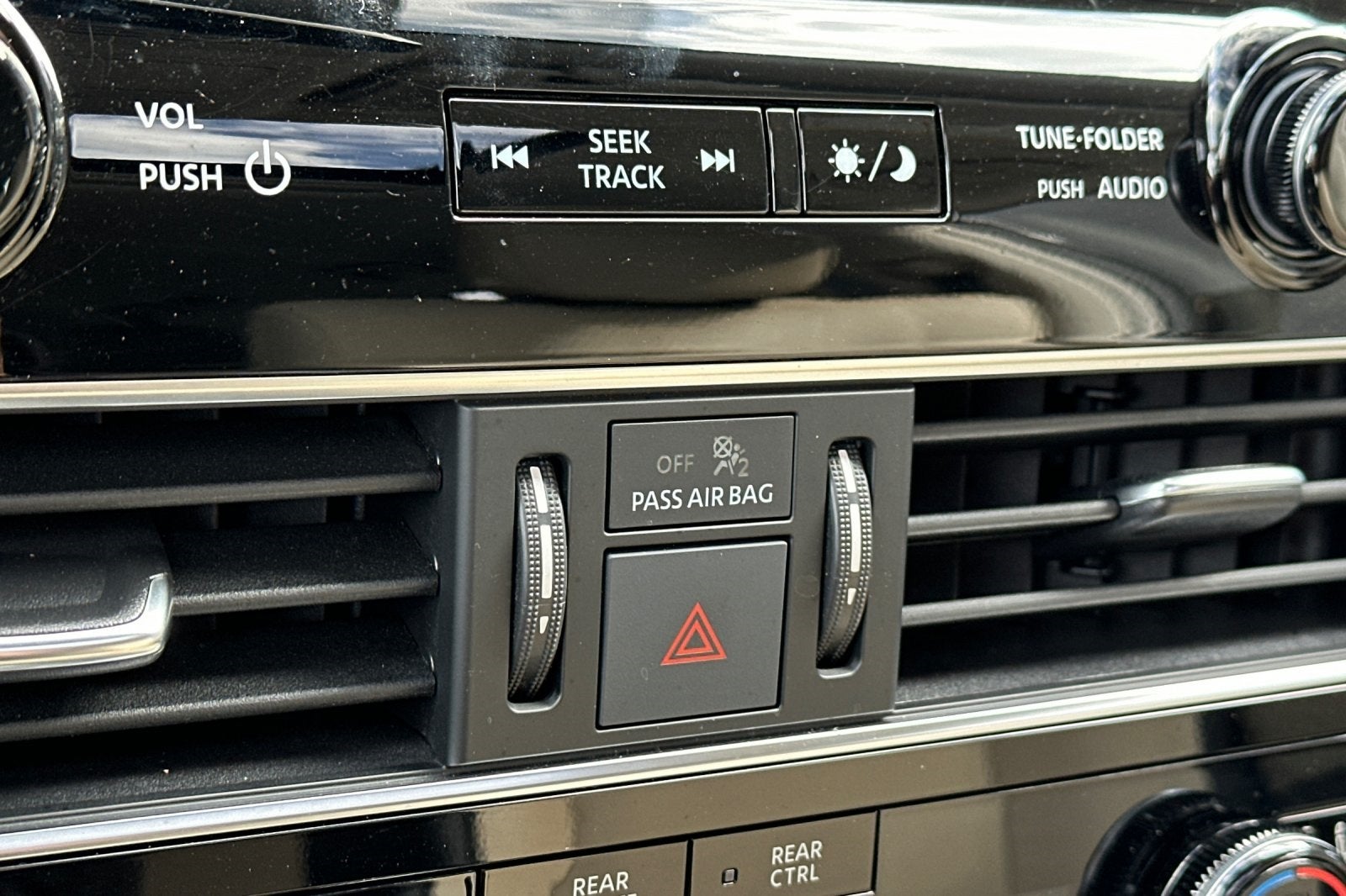 2023 INFINITI QX80 Premium Select