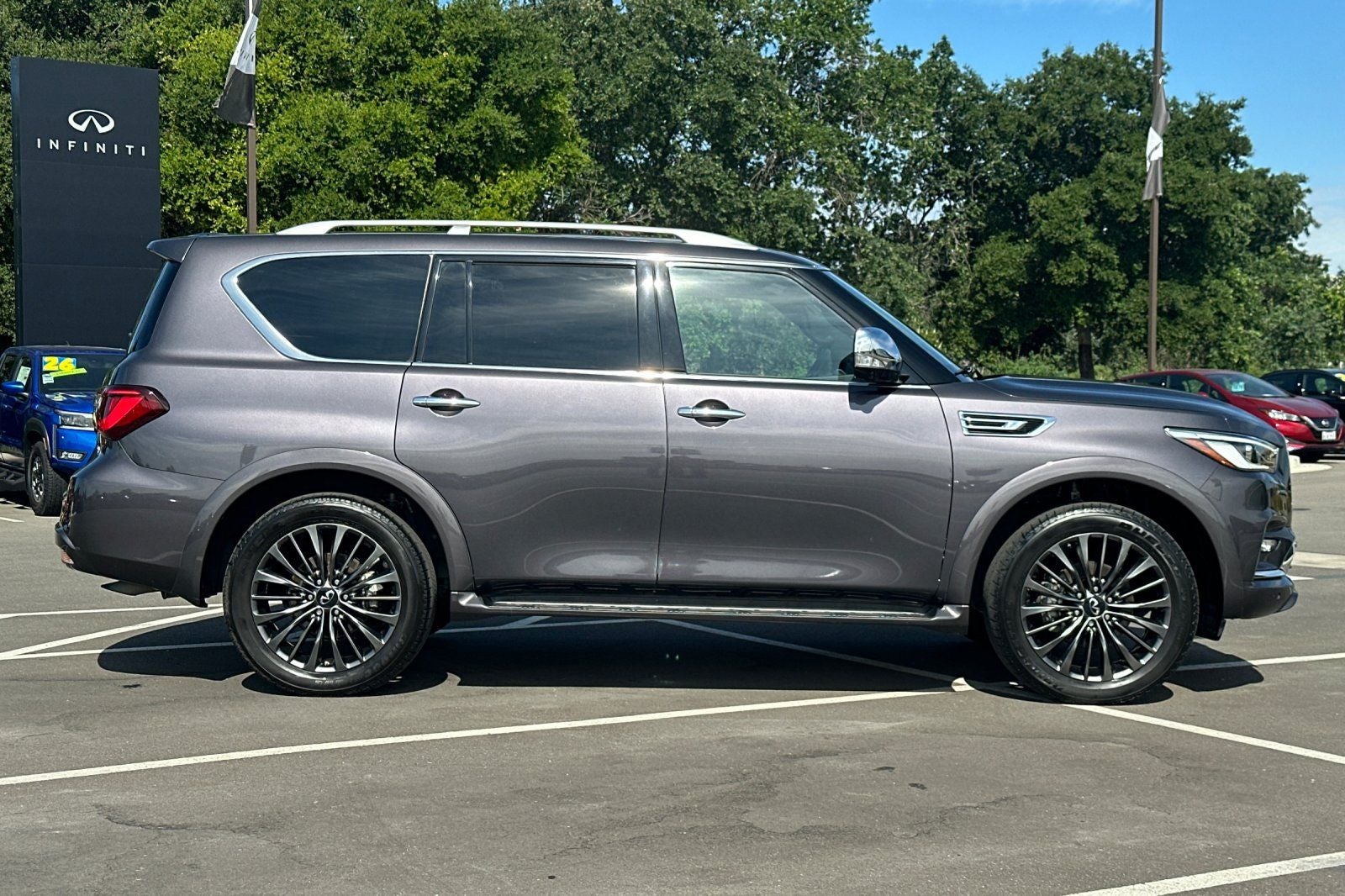 2023 INFINITI QX80 Sensory