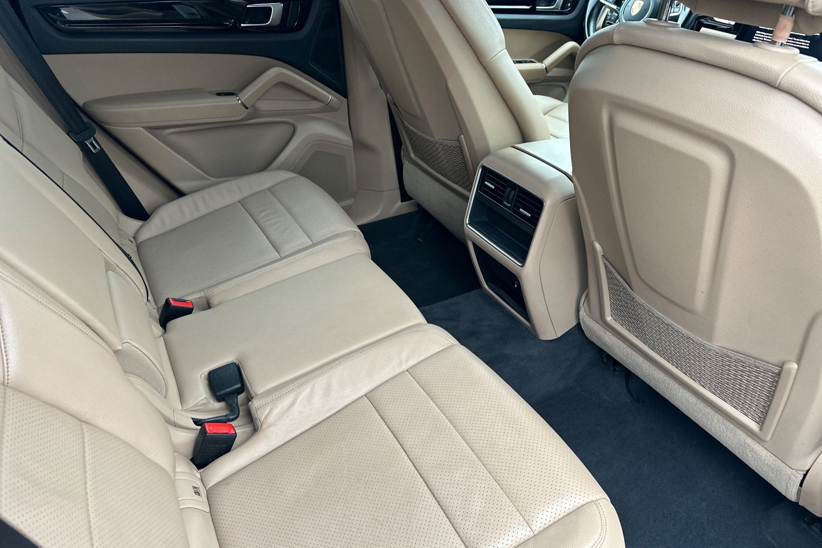 2023 Porsche Cayenne Base