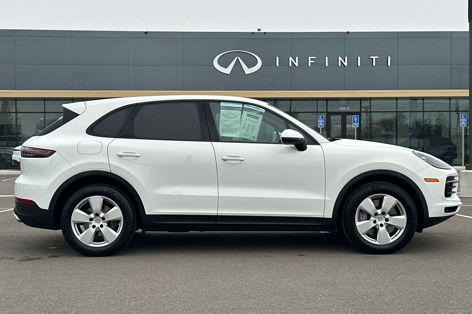 2023 Porsche Cayenne Base